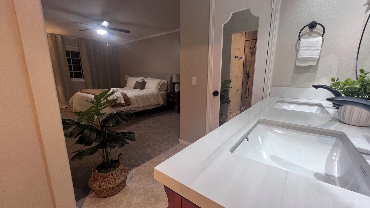 Photo of Bedroom in Orange