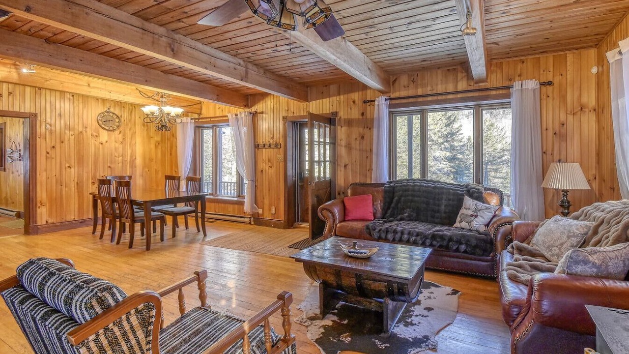Photo of Livingroom in St-Adolphe-d'Howard