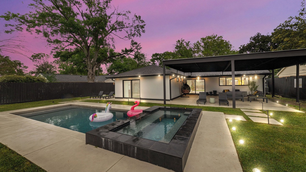 Photo of Outdoor in Woodlake - Briar Meadow