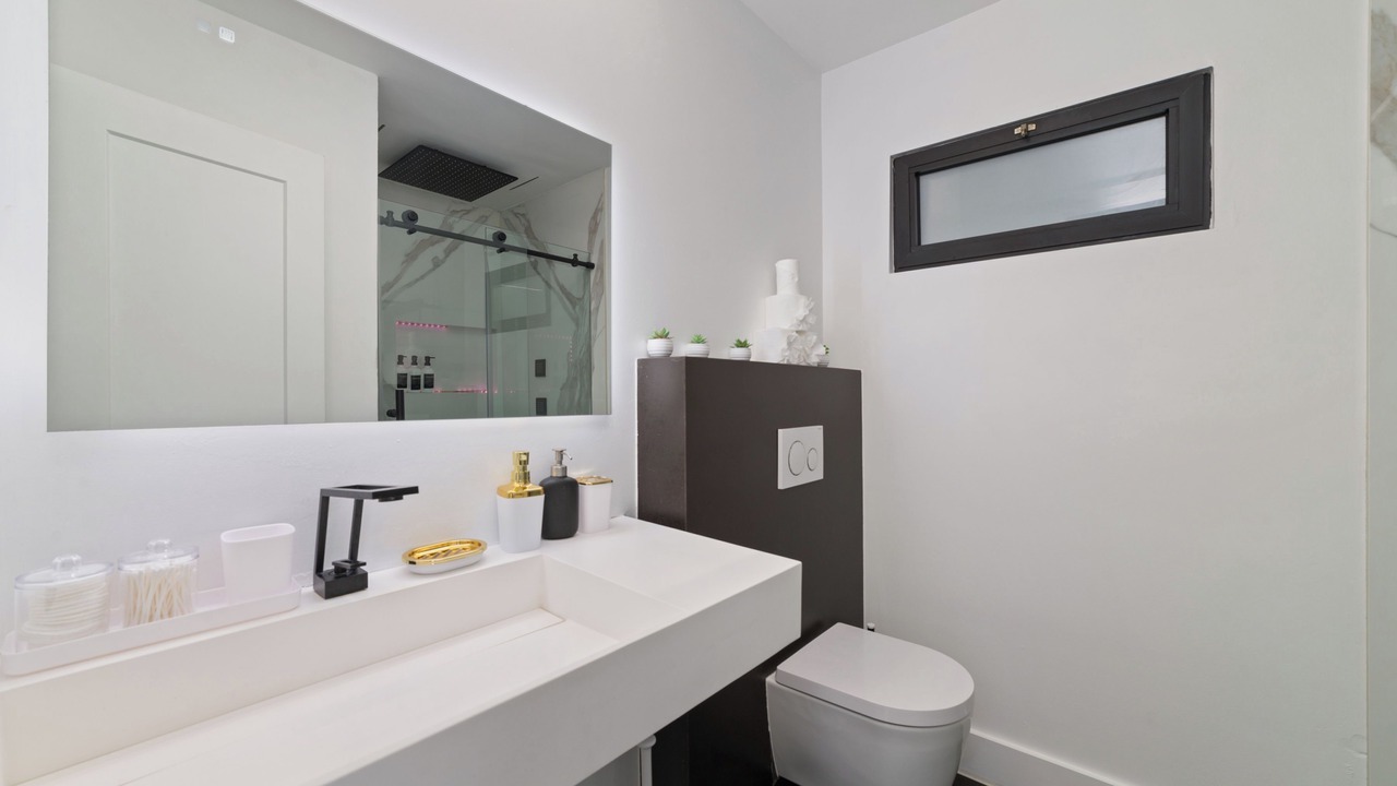 Photo of Bathroom in Woodlake - Briar Meadow