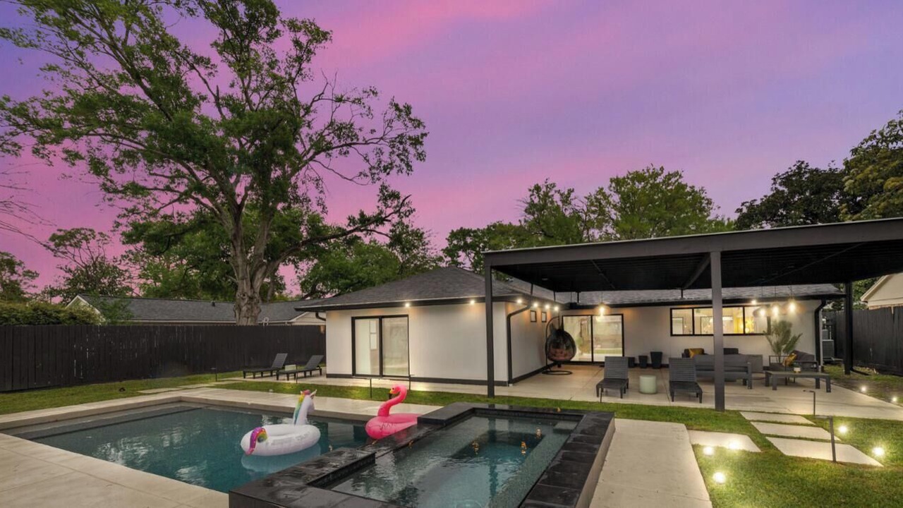 Photo of Outdoor in Woodlake - Briar Meadow