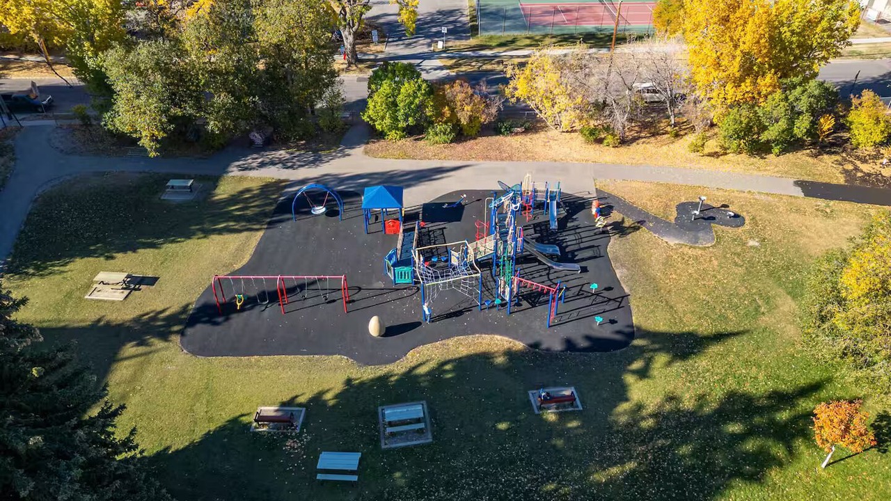 Photo of Others in Sunnyside