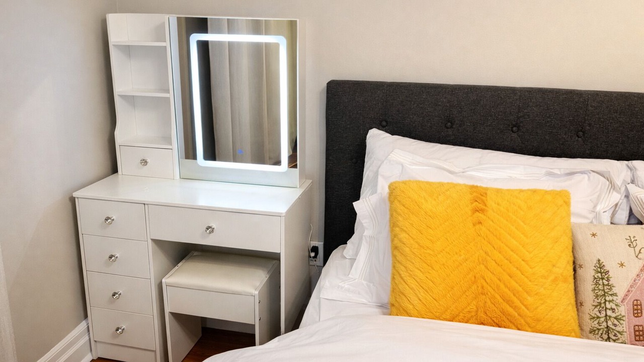 Photo of Bedroom in Oakville