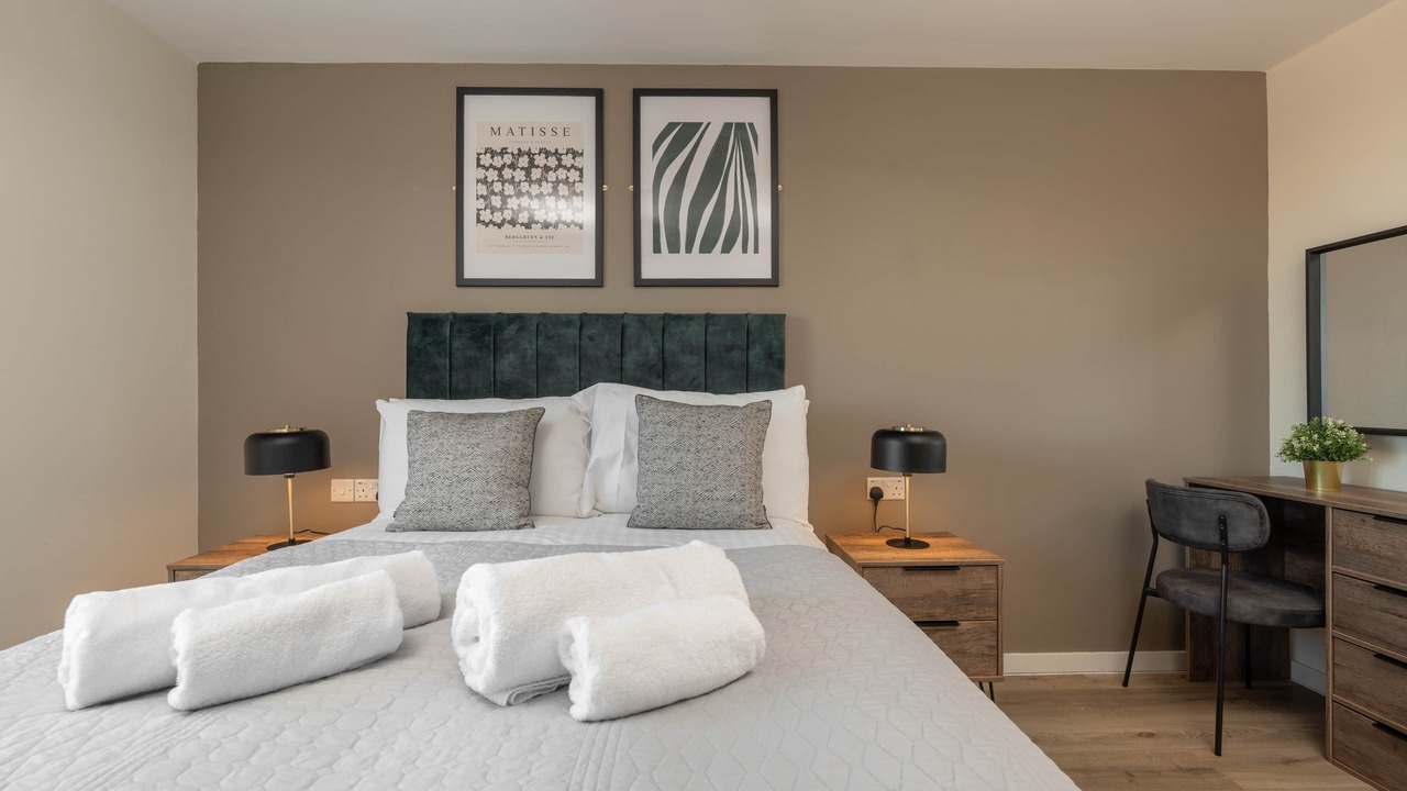 Photo of Others in Everton