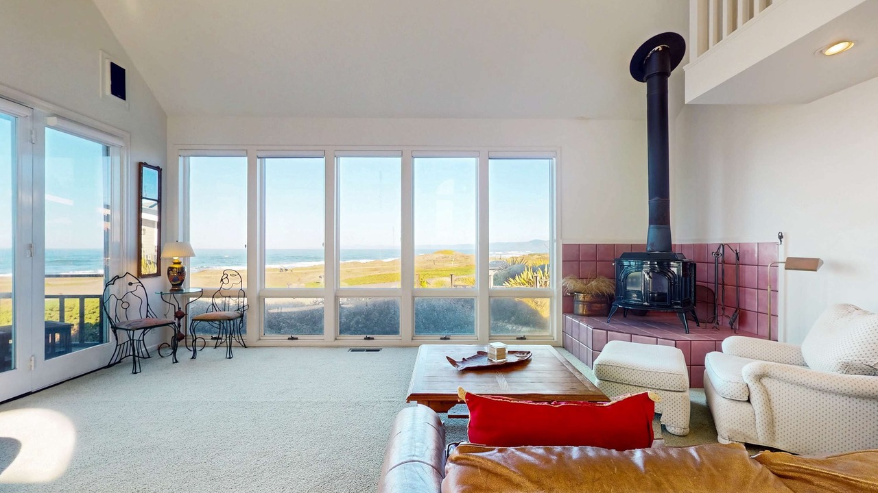 Photo of Livingroom in Fort Bragg