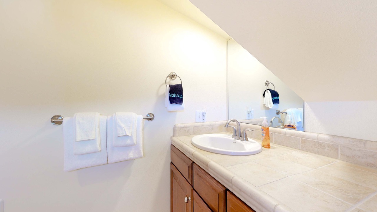 Photo of Bathroom in Elk