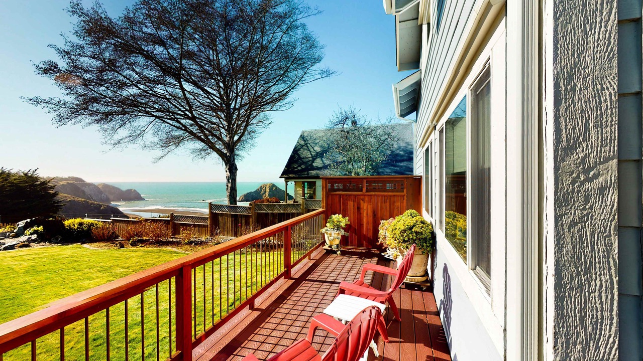 Photo of Patio Balcony in Elk