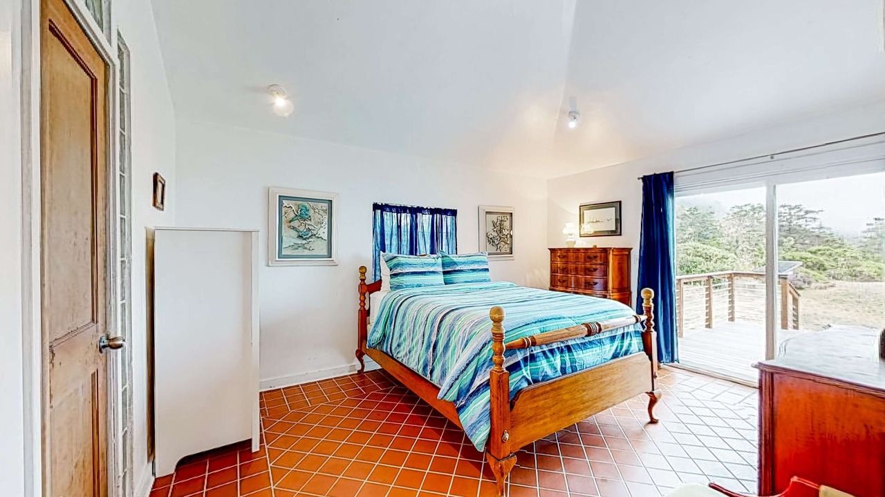 Photo of Bedroom in Elk