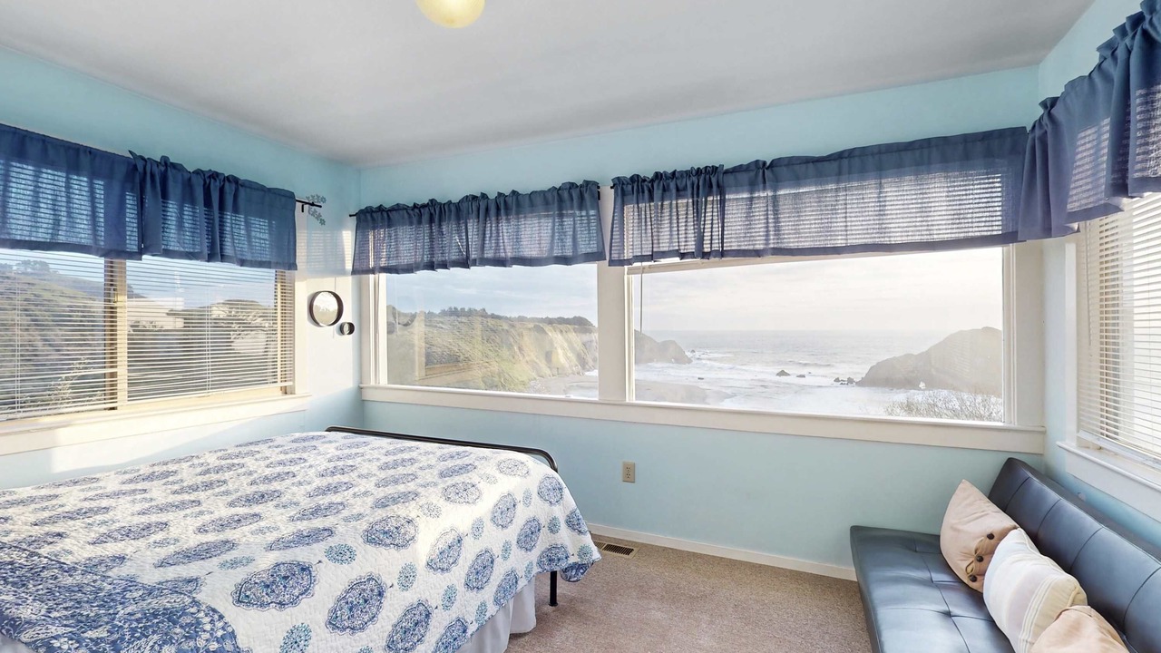 Photo of Bedroom in Elk