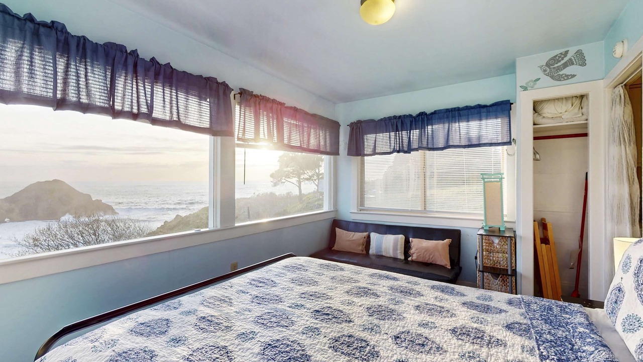 Photo of Bedroom in Elk