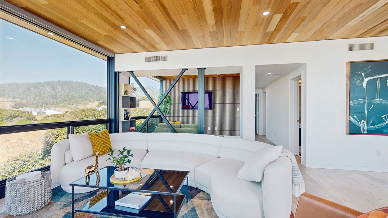 Photo of Livingroom in Fort Bragg