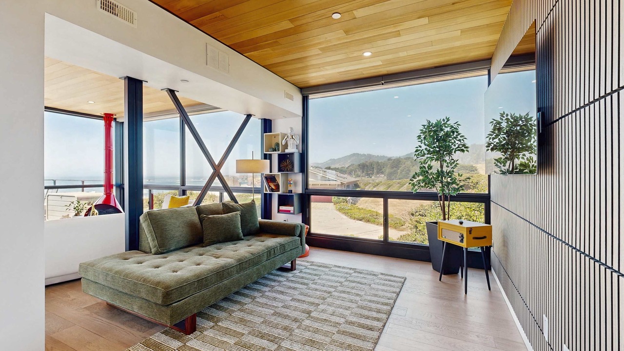 Photo of Livingroom in Fort Bragg