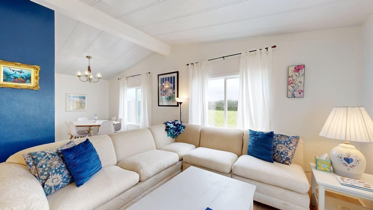 Photo of Livingroom in Fort Bragg