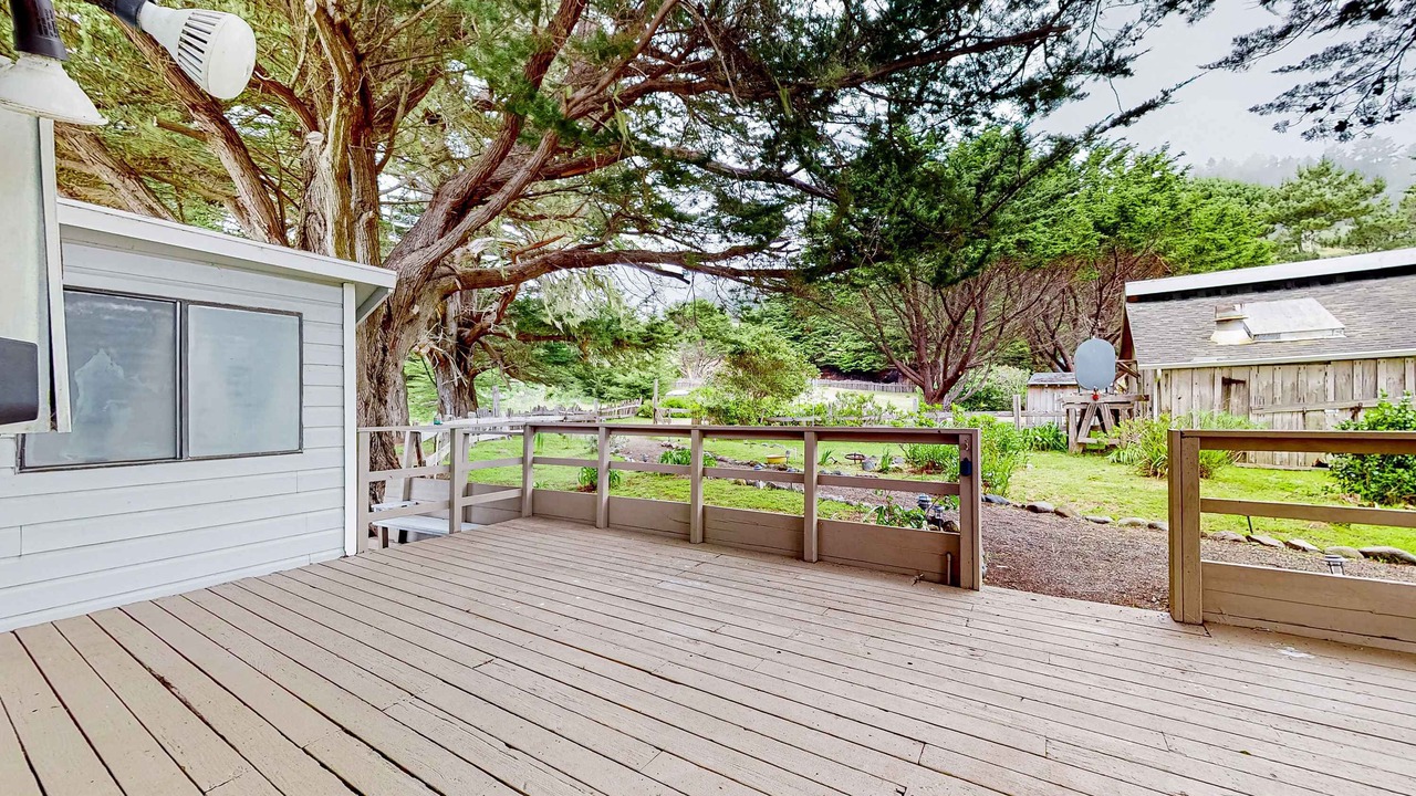 Photo of Patio Balcony in Elk