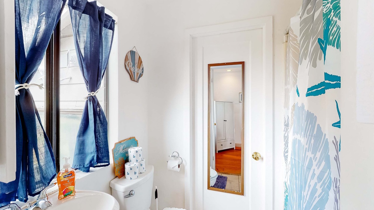 Photo of Bathroom in Elk