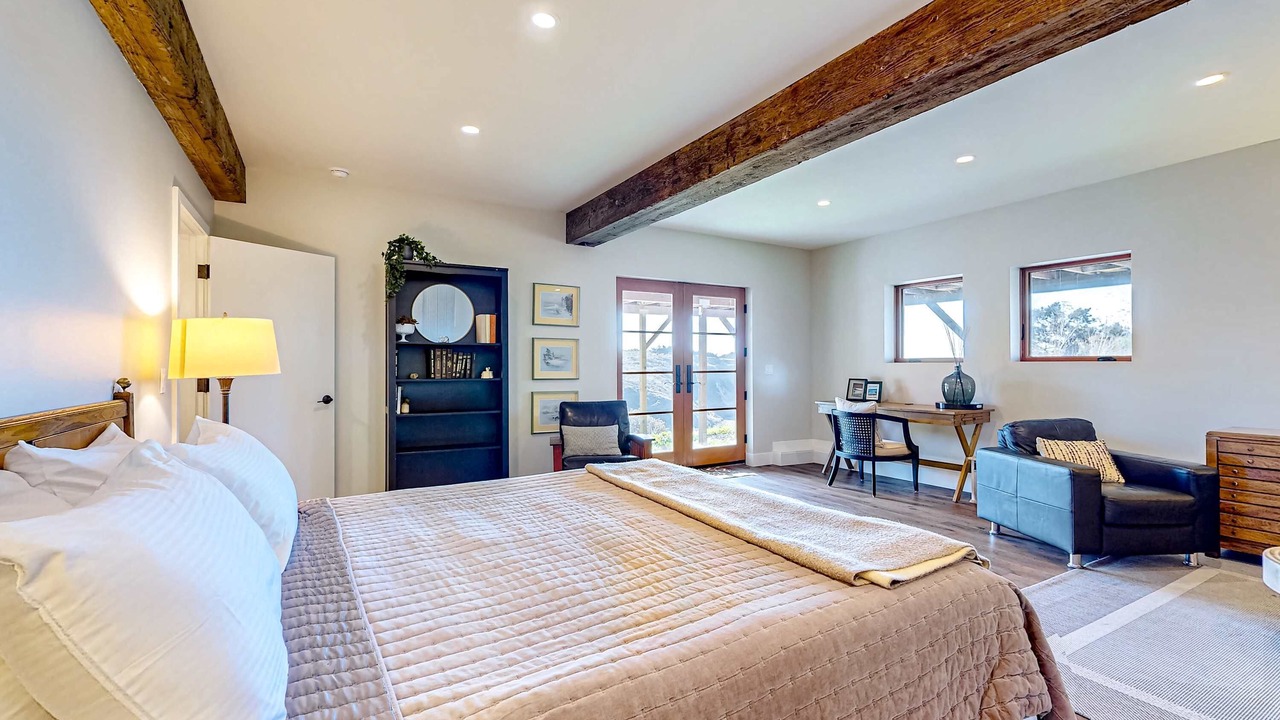 Photo of Bedroom in Elk