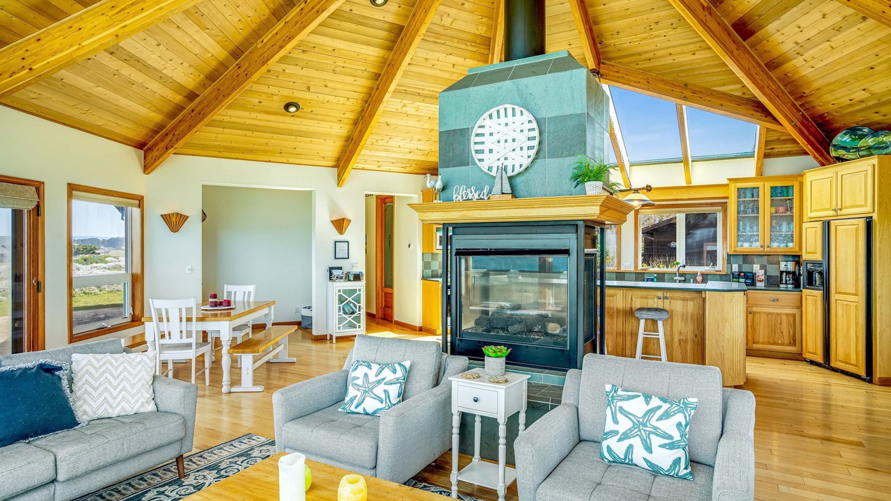 Photo of Livingroom in Fort Bragg
