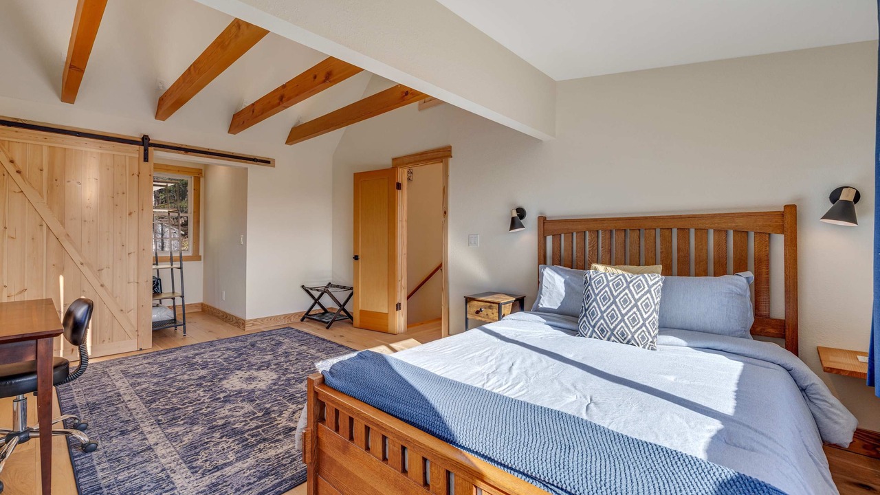 Photo of Bedroom in Little River