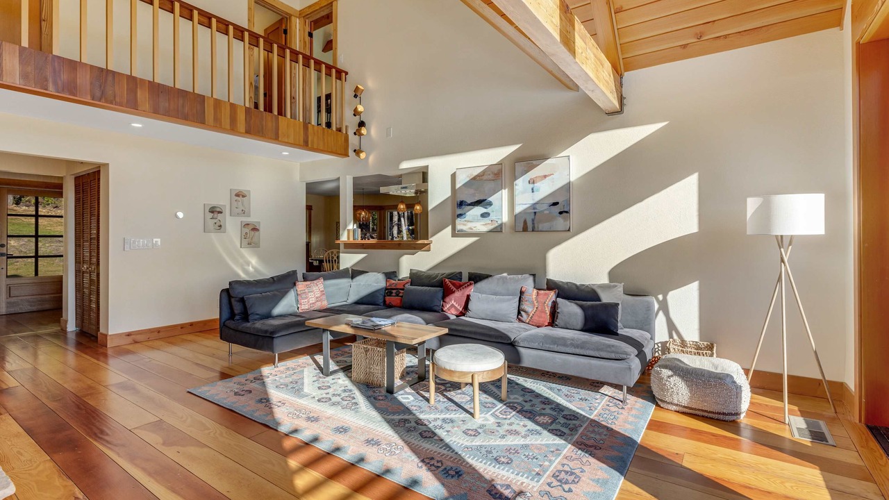 Photo of Livingroom in Little River