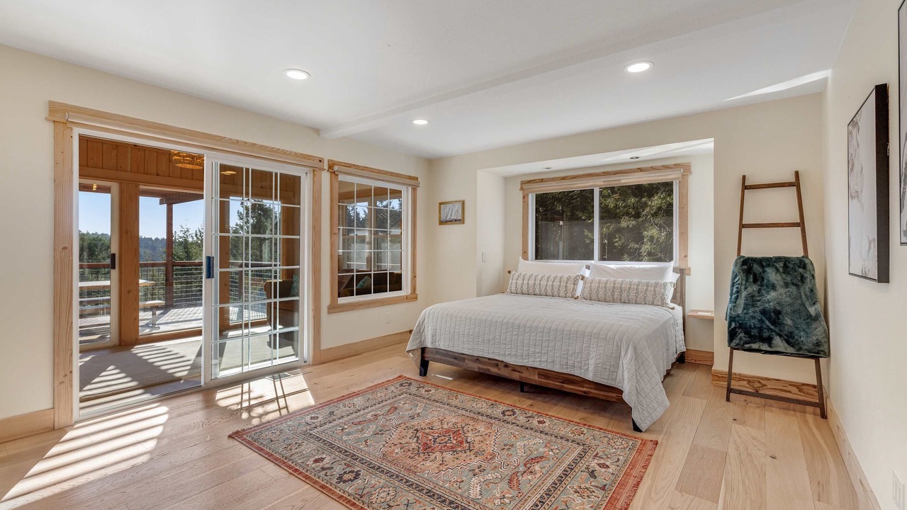 Photo of Bedroom in Little River