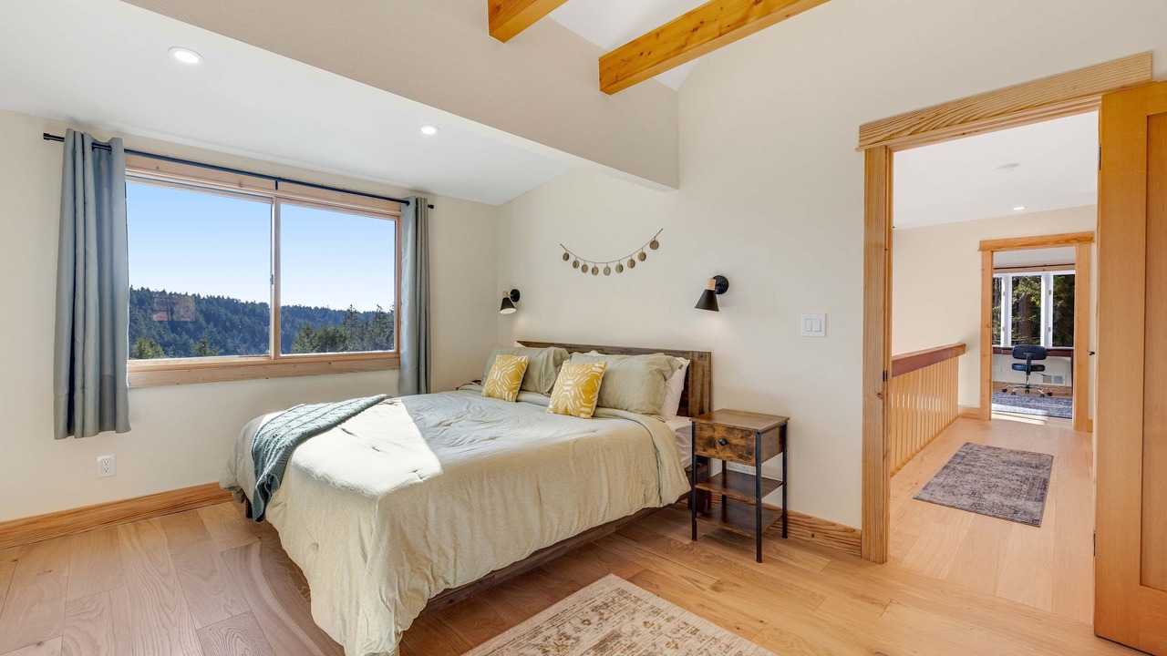 Photo of Bedroom in Little River
