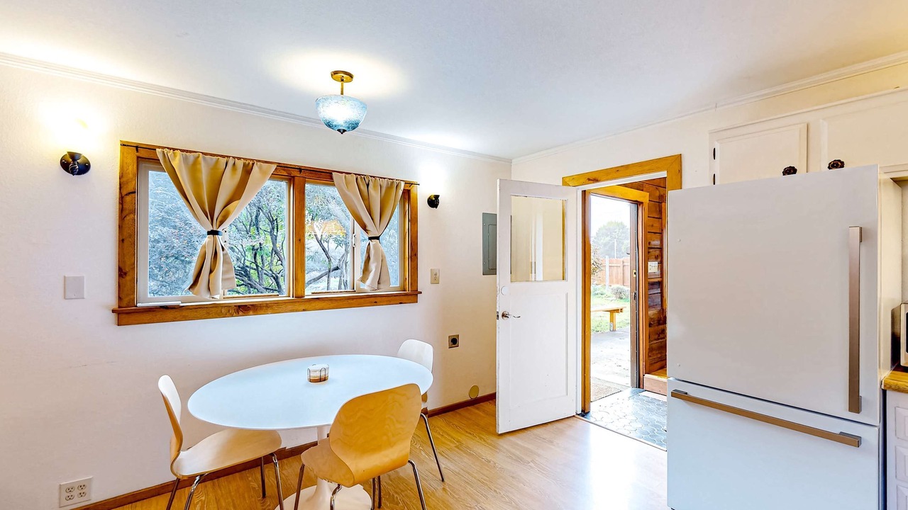 Photo of Others in Cleone