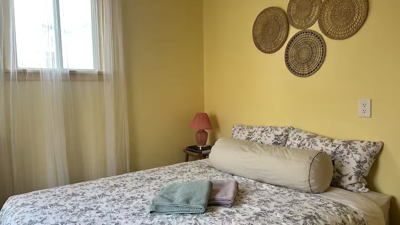 Photo of Bedroom in Crescent Heights