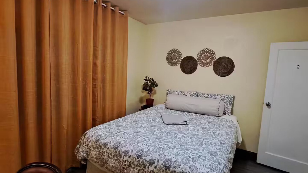 Photo of Bedroom in Crescent Heights