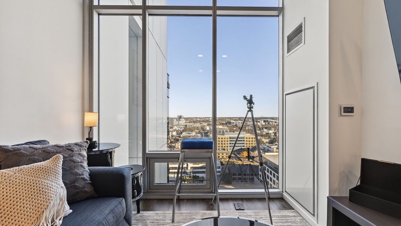 Photo of Livingroom in Music Row