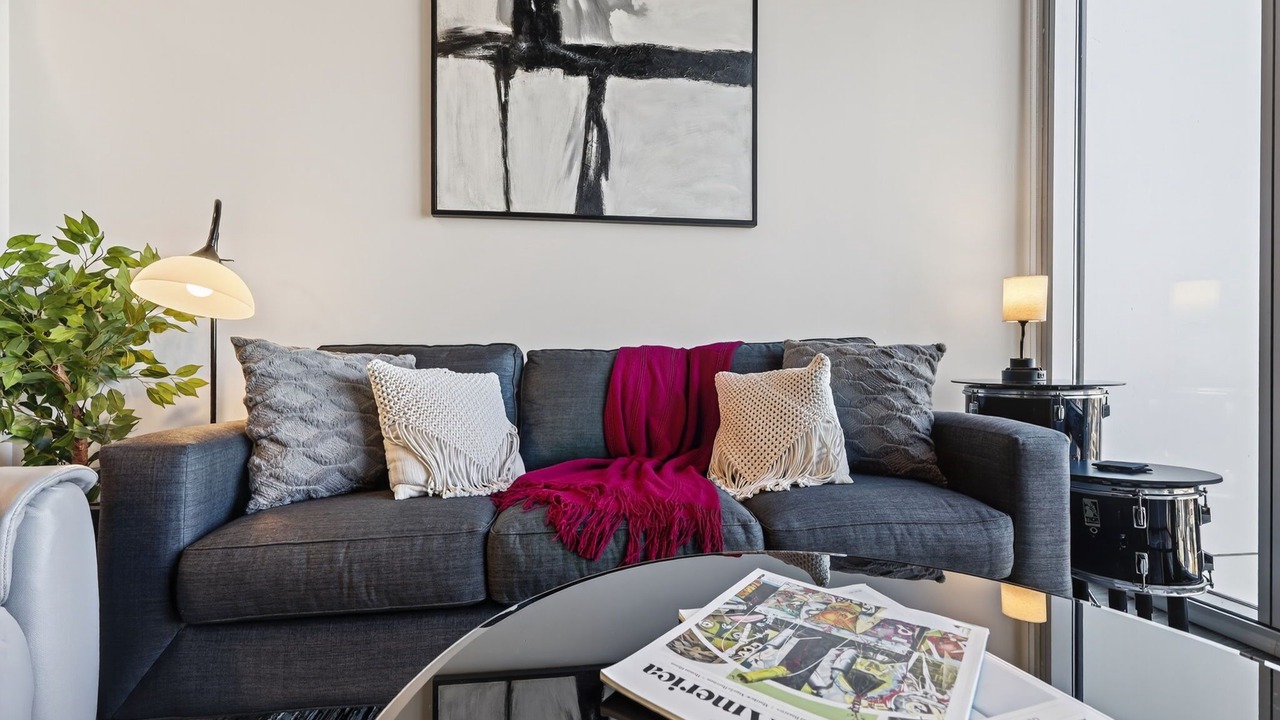 Photo of Livingroom in Music Row