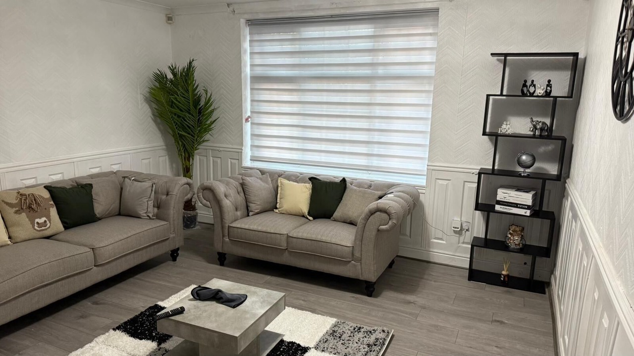 Photo of Livingroom in Borehamwood