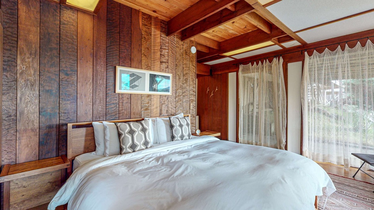 Photo of Bedroom in Elk