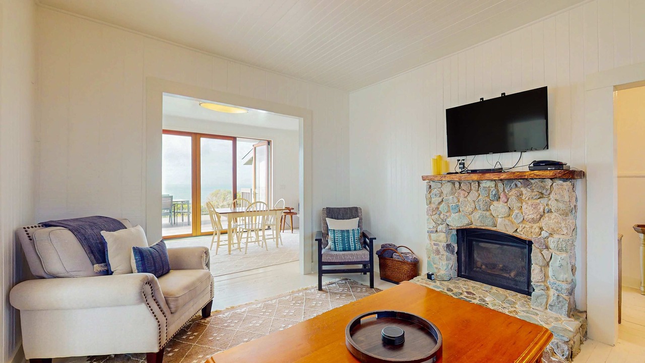 Photo of Livingroom in Philo