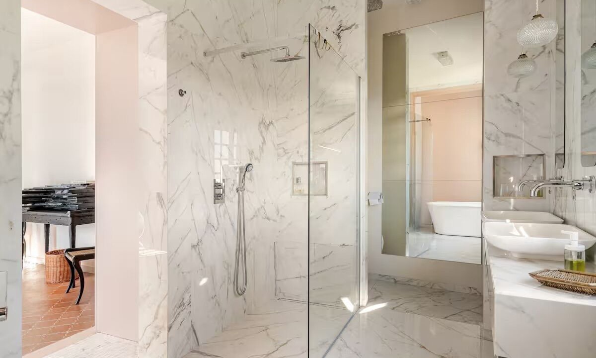 Photo of Bathroom in Gairaut