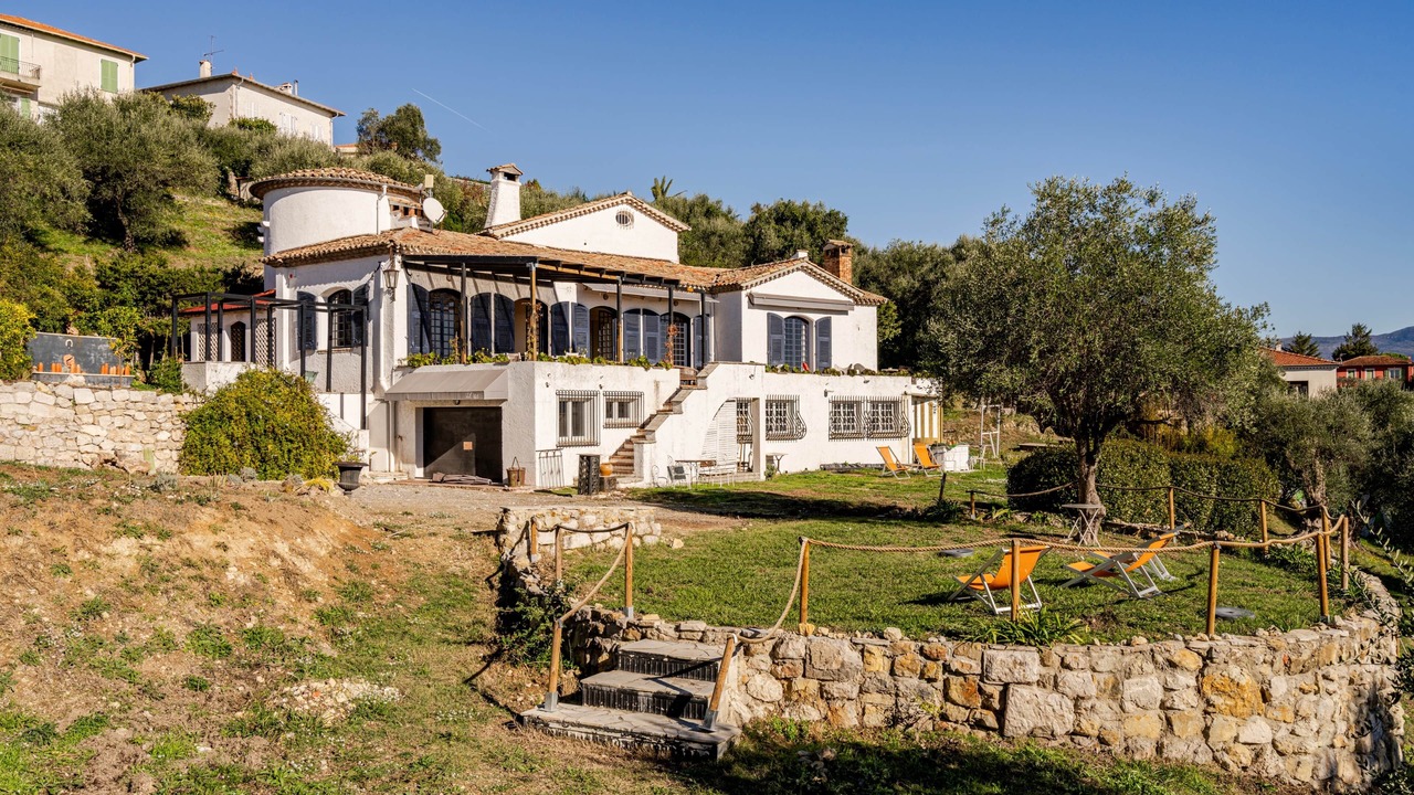 Photo of Others in Gairaut