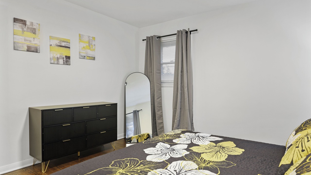 Photo of Bedroom in La Grange Park