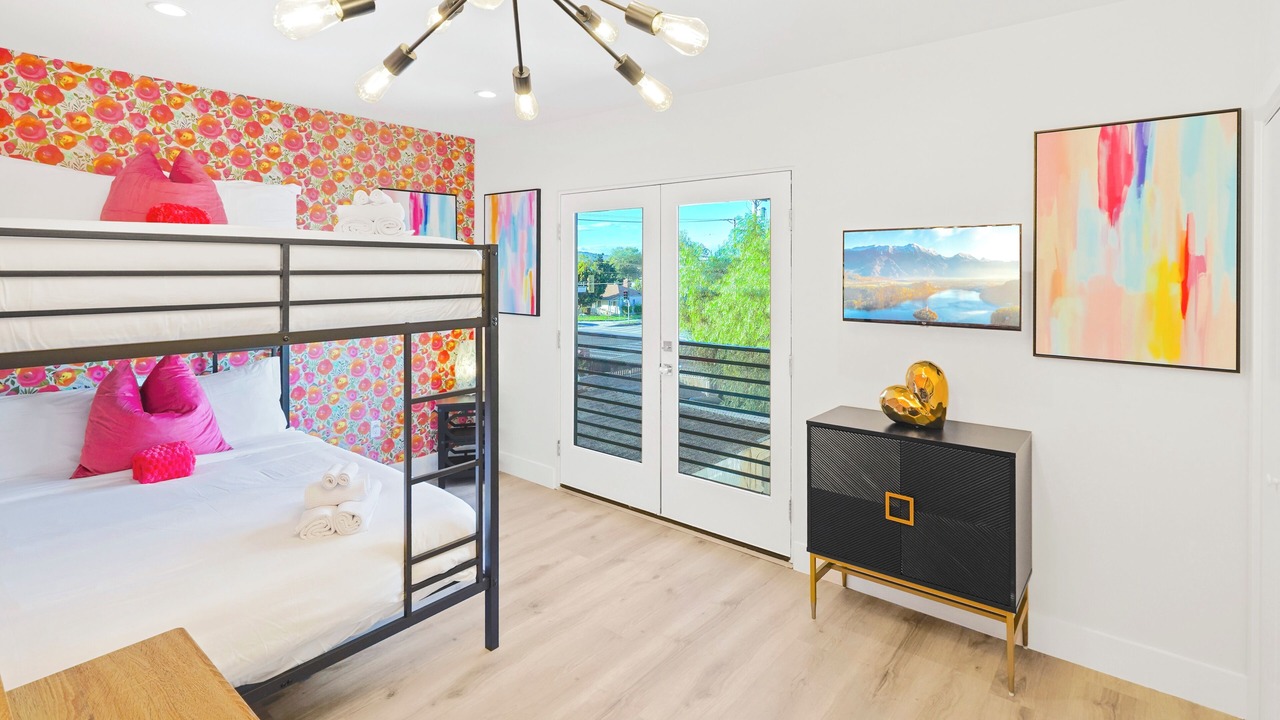 Photo of Bedroom in NoHo Arts District