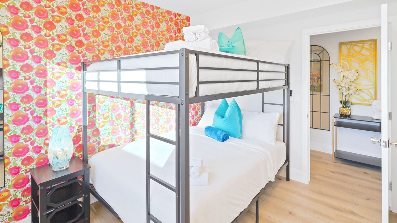 Photo of Bedroom in NoHo Arts District