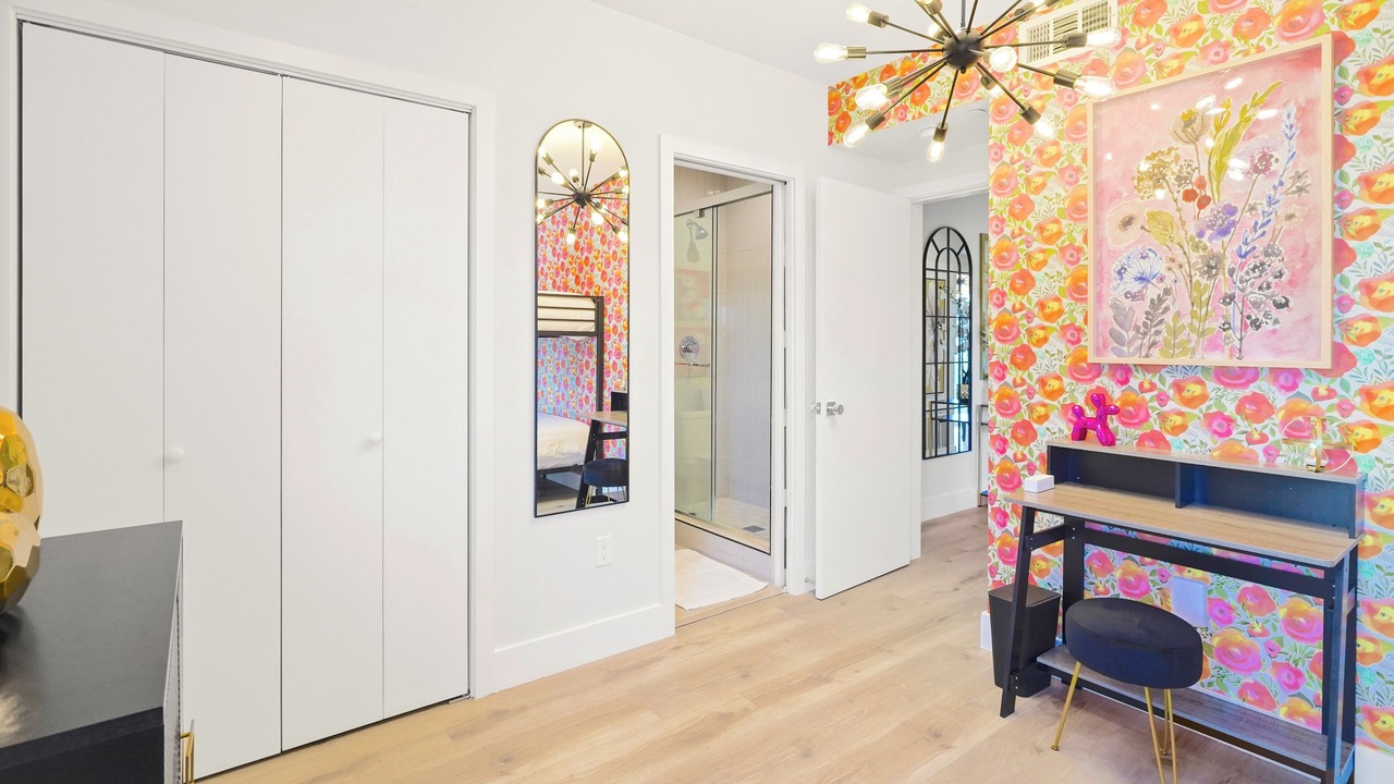Photo of Bedroom in NoHo Arts District