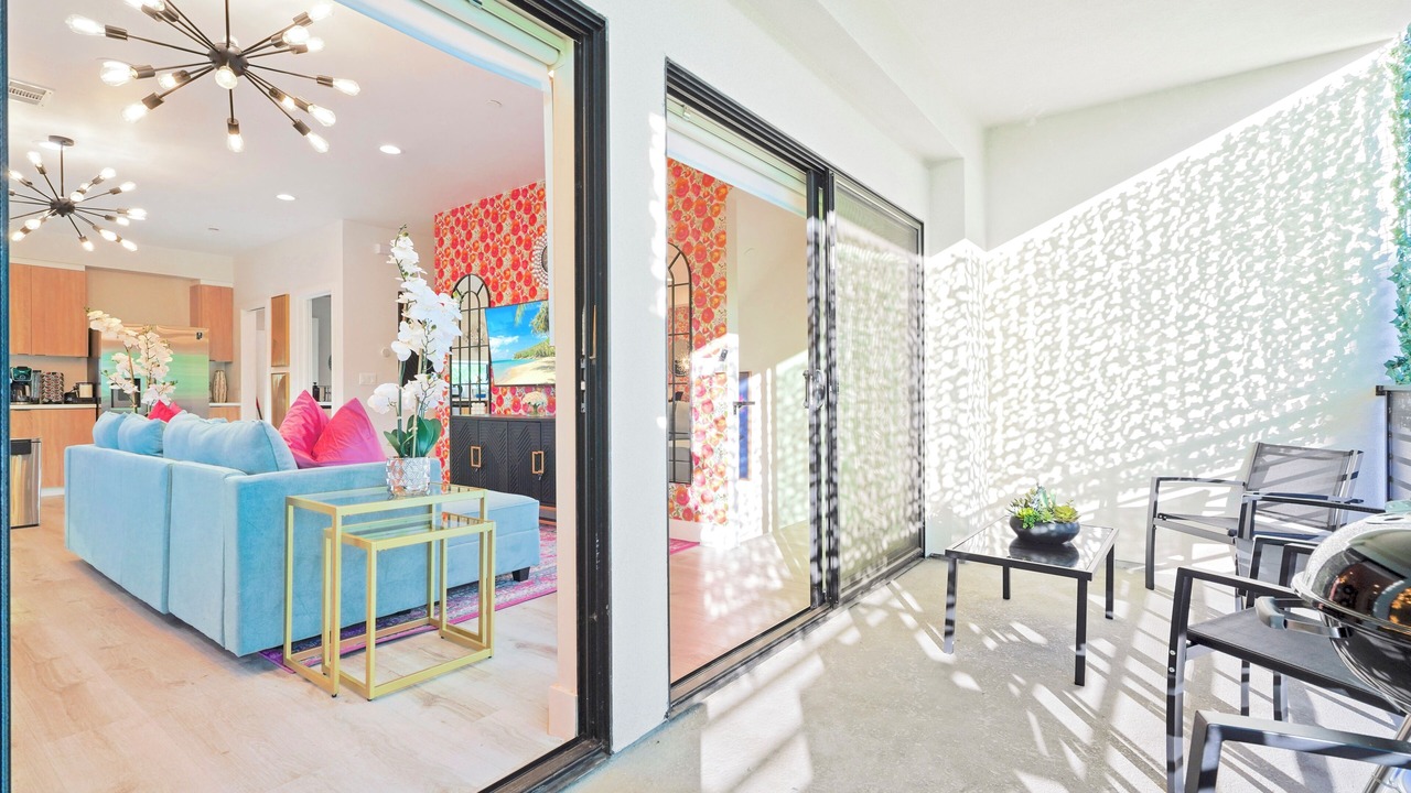 Photo of Livingroom in NoHo Arts District