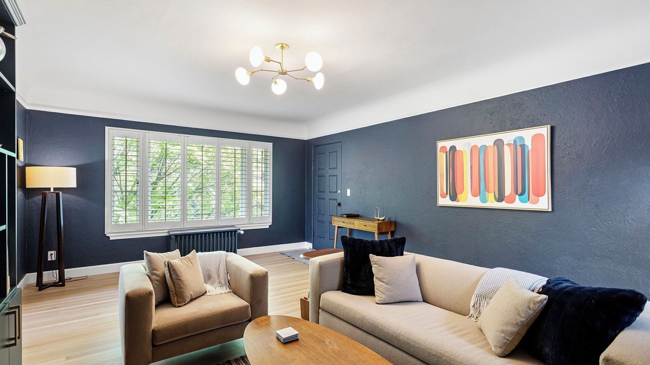 Photo of Livingroom in Eastlake