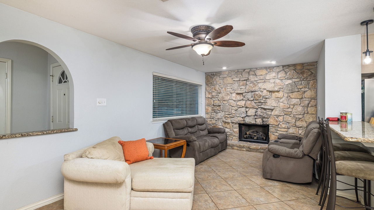 Photo of Livingroom in West Arlington