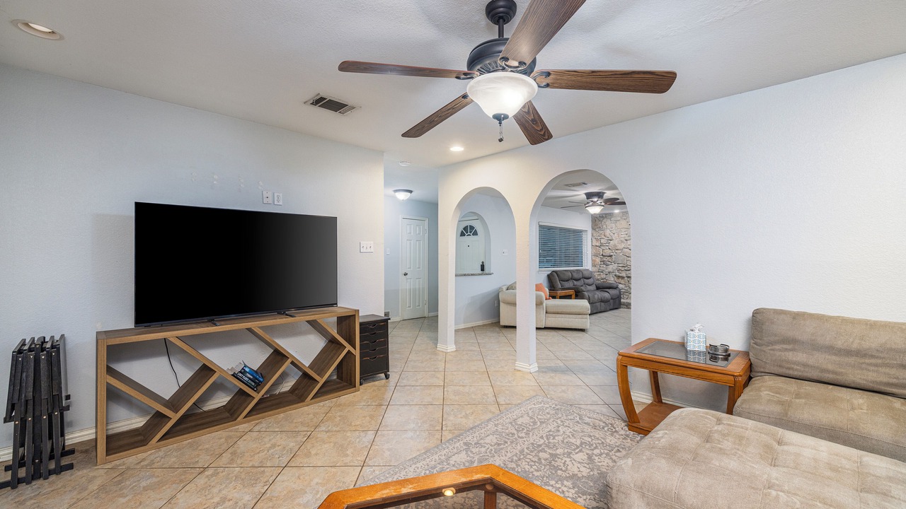 Photo of Livingroom in West Arlington