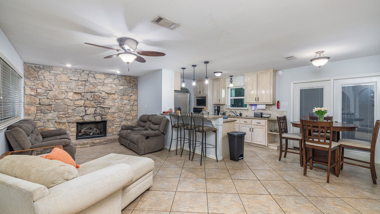 Photo of Livingroom in West Arlington