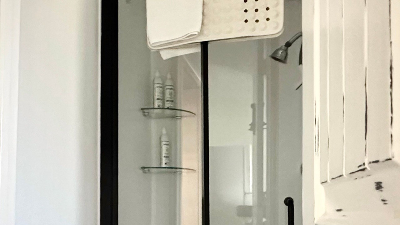 Photo of Bathroom in Gold Beach