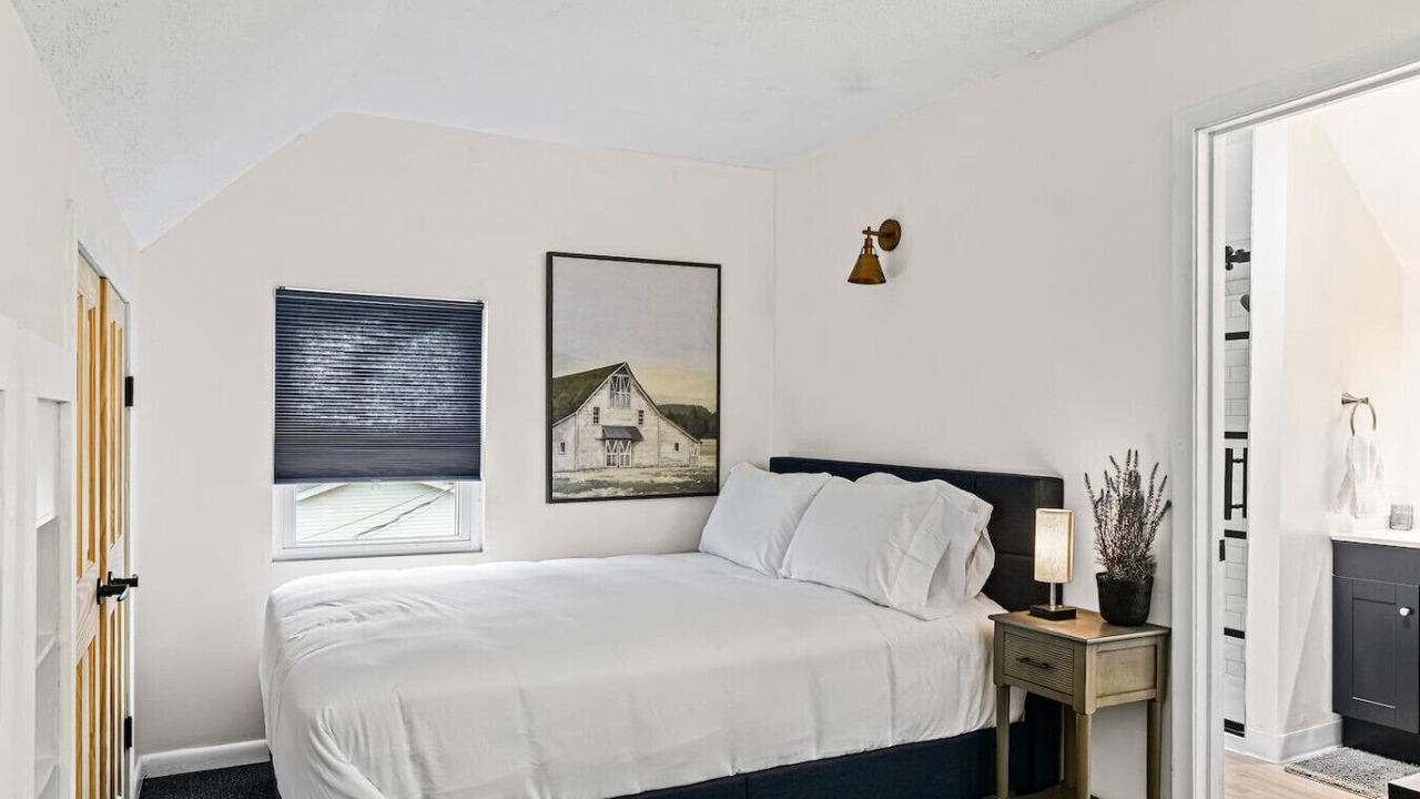 Photo of Bedroom in Champaign