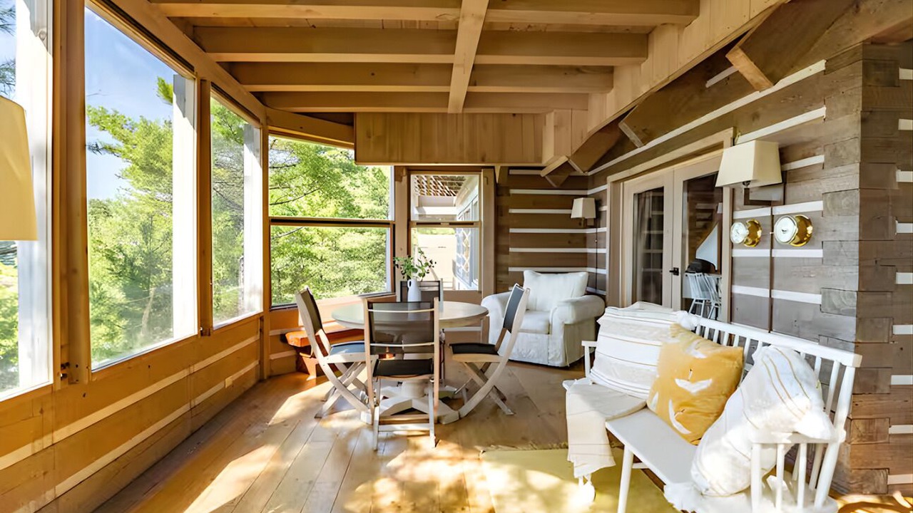 Photo of Livingroom in Parry Sound