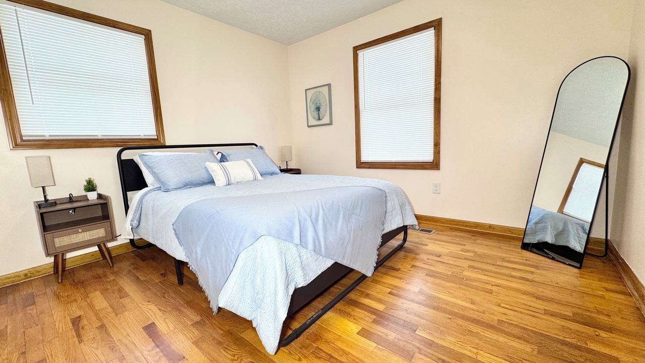 Photo of Bedroom in Lansing
