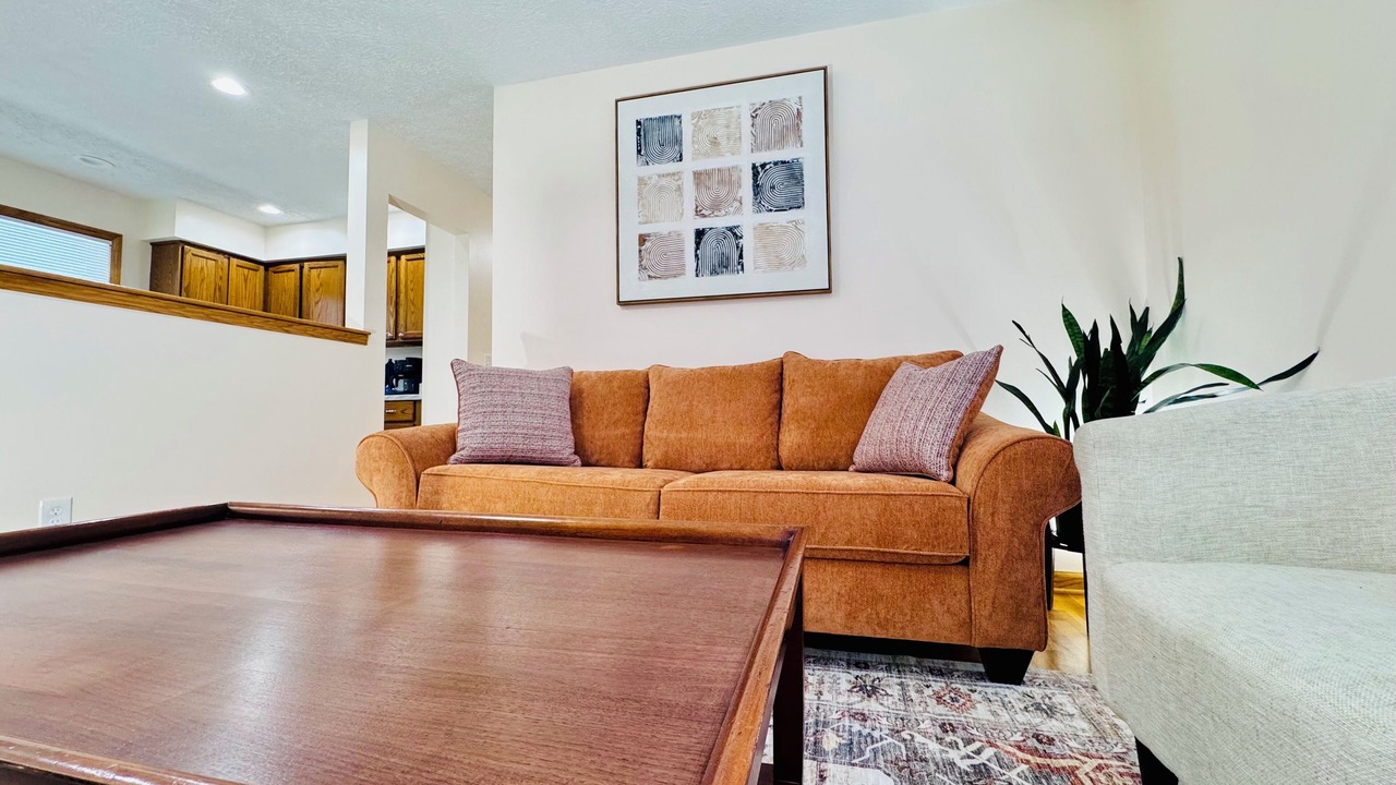 Photo of Livingroom in Lansing