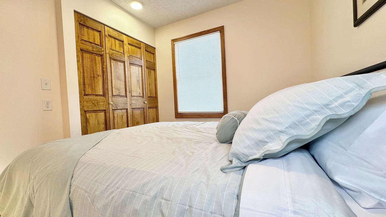 Photo of Bedroom in Lansing